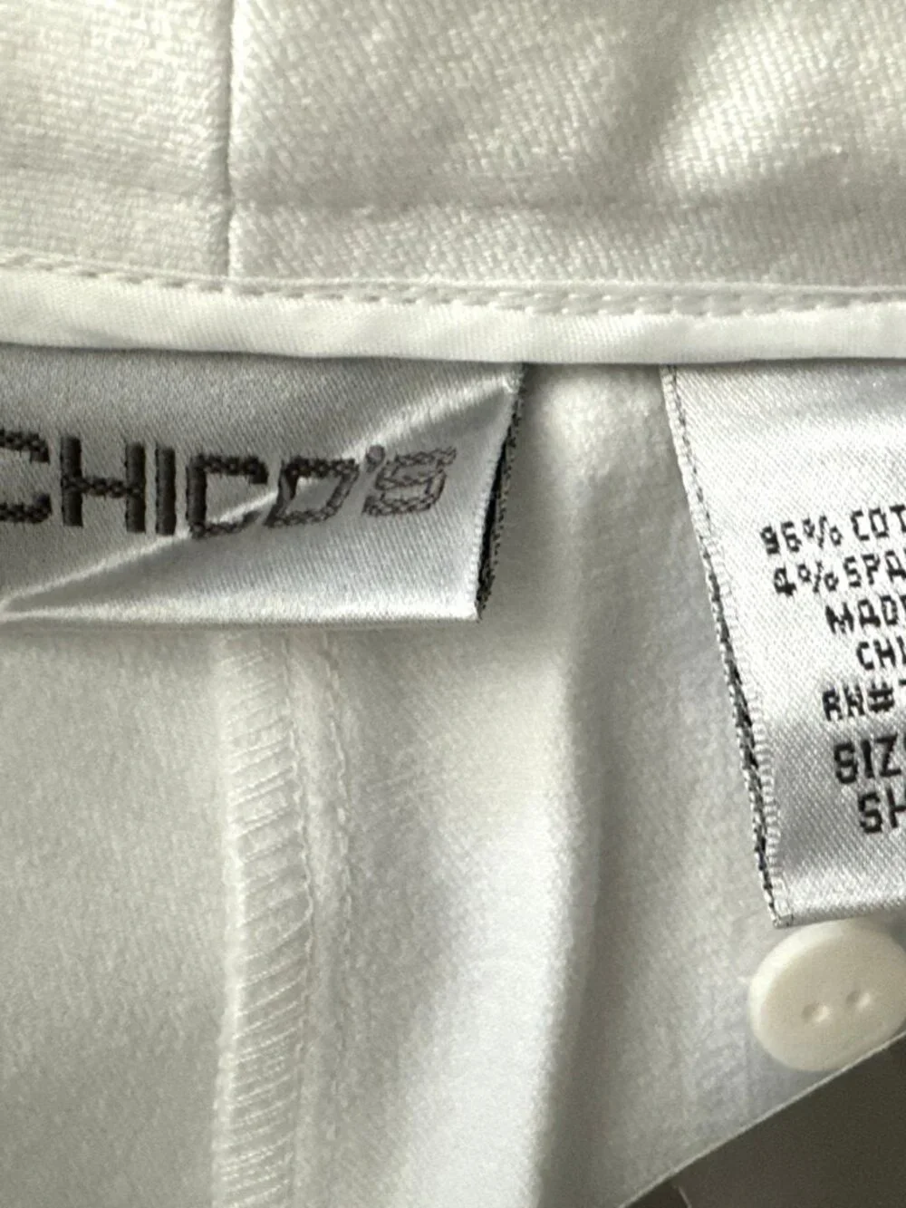Chicos Wide Leg Stunning Stretch Pants Womens 2.5 Short White Takara Chino NEW - Picture 3 of 9
